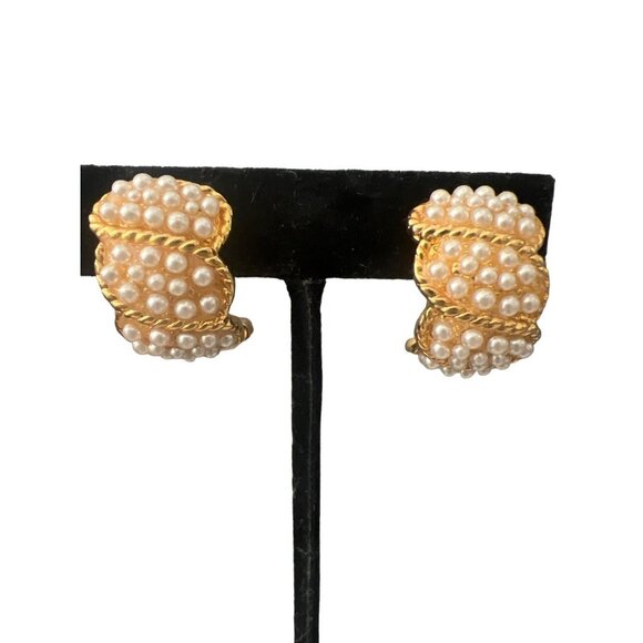 Vintage Clip-on Earrings Faux Pearls Seed Goldtone Elegant And Classic - Picture 6 of 9